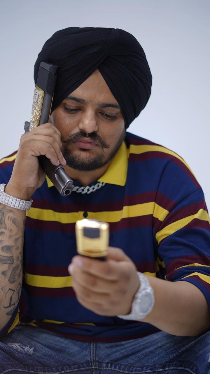 Delhis tattoo artist gives free tattoos of Sidhu Moosewala fans make a  beeline to get inked